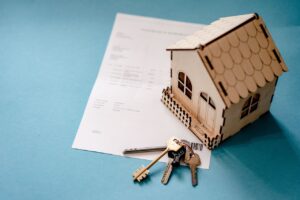Optymalizacja podatkowa w wynajmie nieruchomości: Jak legalnie zmniejszyć obciążenia?